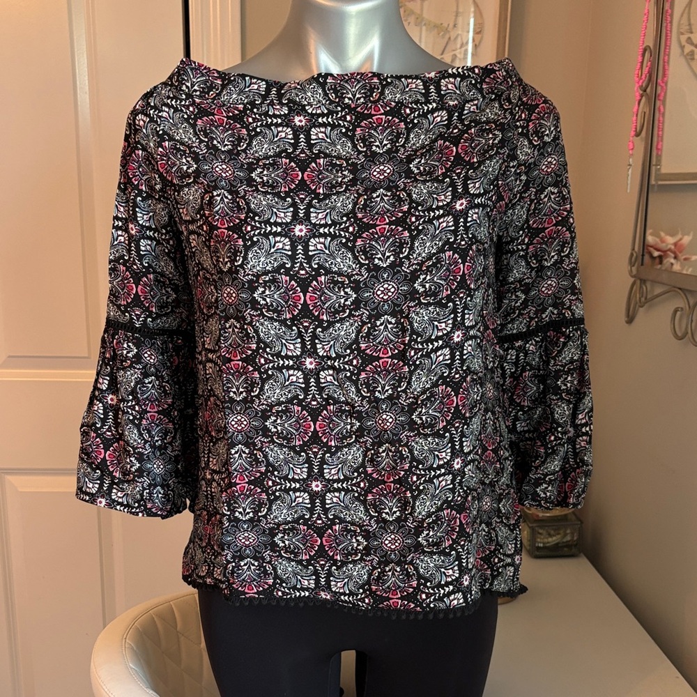 Elegant Black and Pink Patterned Women's Top